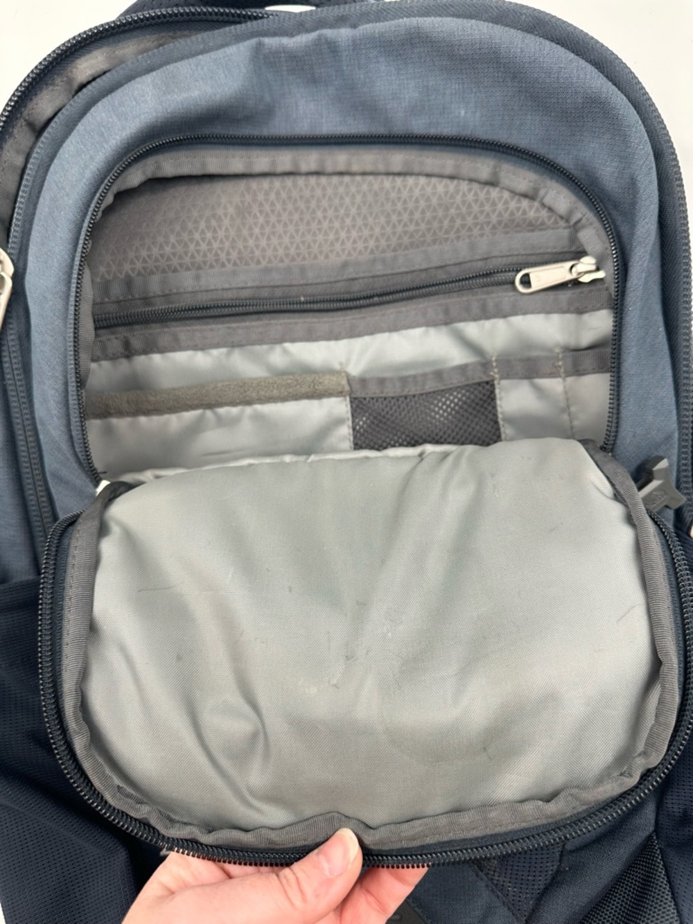 The North Face Recon Navy Blue Backpack - Picture 3 of 7